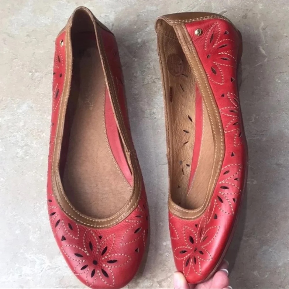 Pikolinos Two Tone leather floral cutout flats red tan 40 9.5 Artsy